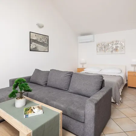 Beach Porat Apartahotel 3*