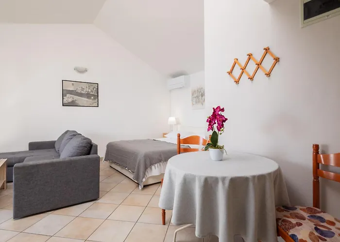 Beach Porat 3*
